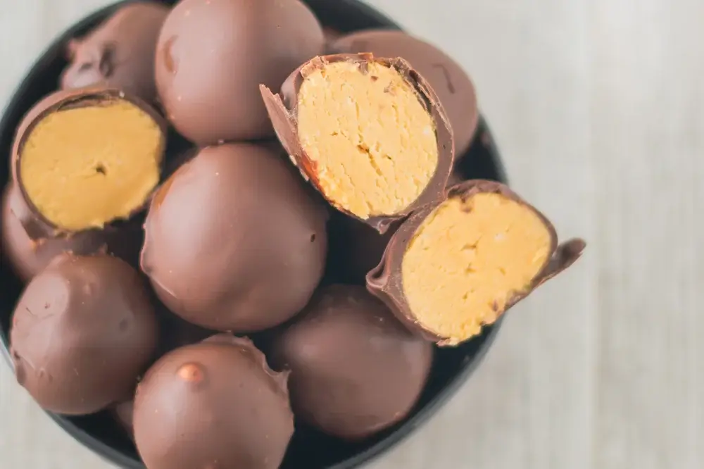 Chocolate Peanut Butter Balls Recipe: How to Make a Creamy No-Bake Dessert in Minutes