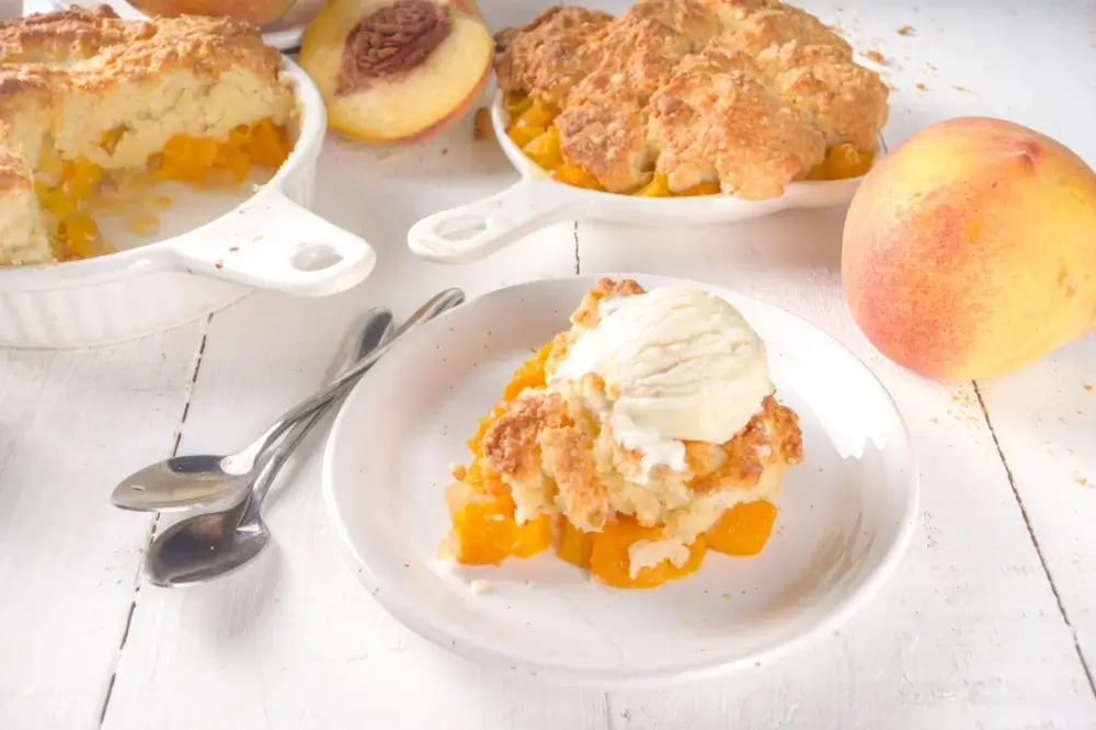 Peach Cobbler Recipe with Cake Mix for a Quick & Tasty Dessert