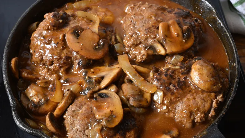 Old Fashioned Salisbury Steak Recipe with Gravy: Simple dinner idea