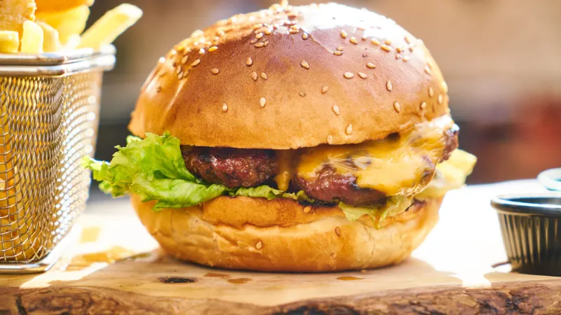 Juicy BBQ Burger Bliss: A Simple Recipe to Fire Up Your Tastebuds