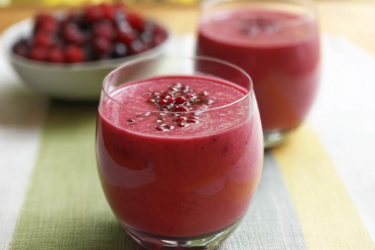 Berry Kefir Smoothie Made Easy: A 5-Minute Gut-Friendly Power Drink
