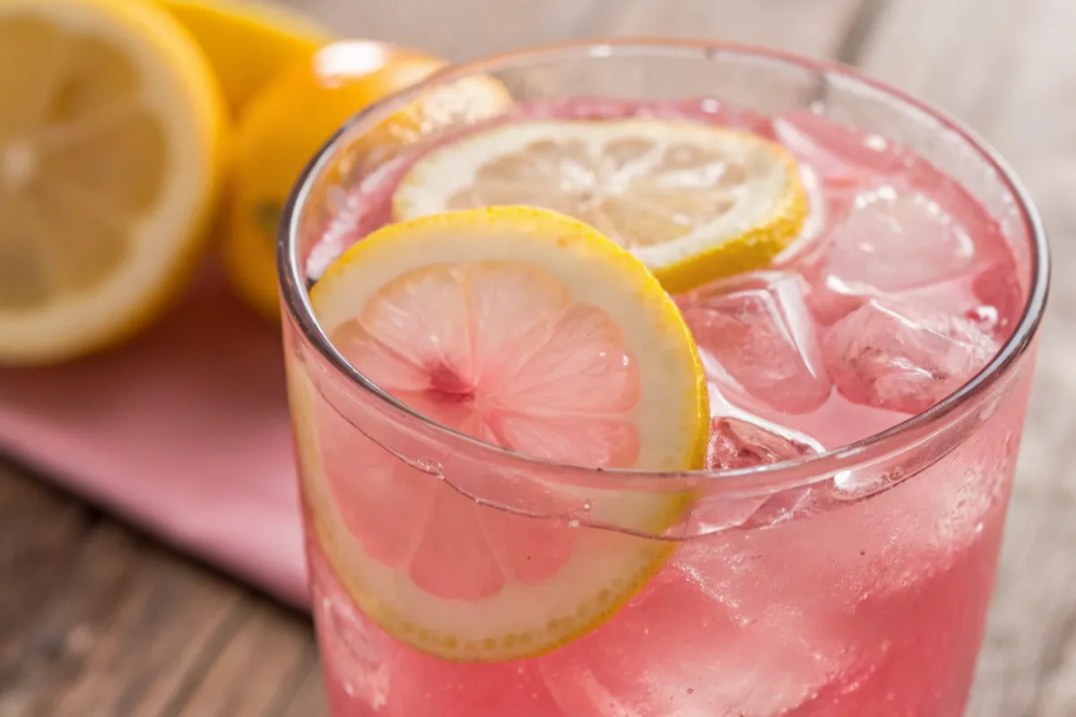 Pink Lemonade: How to Make at Home in Just 10 Minutes