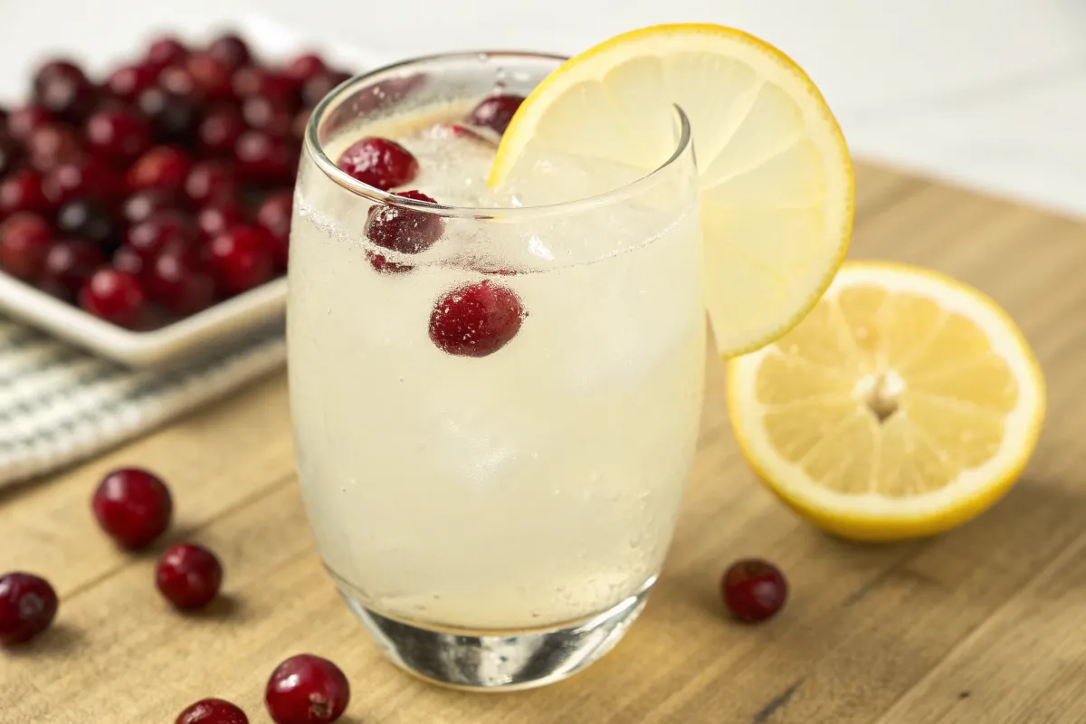 How to Make White Cranberry Juice That Tastes Pure and Fresh