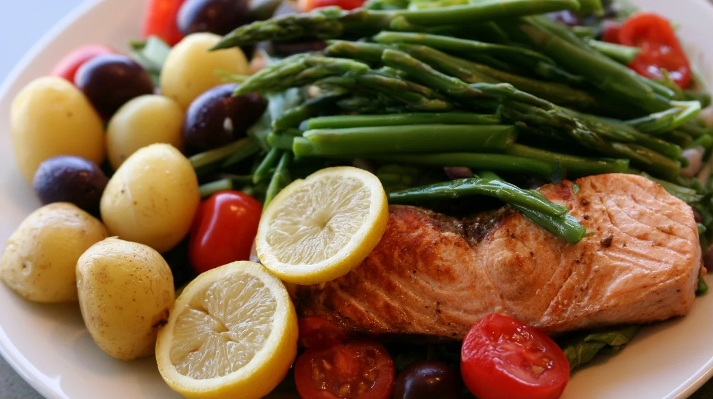 Salmon Niçoise Salad Recipe: Easy with Lemon Herb Vinaigrette
